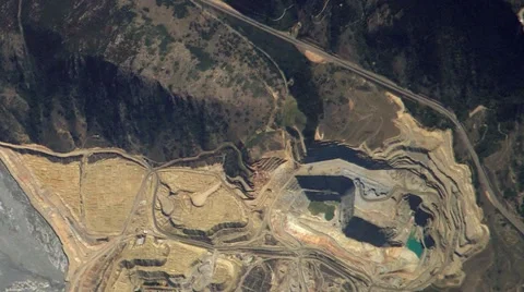 Aerial Berkeley pit mine, Butte, Montana Видео 57646377