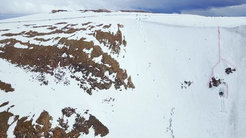 Aerial of big ski slope in Beartooth Mountains, Wyoming USA Vídeo Stock 124223231