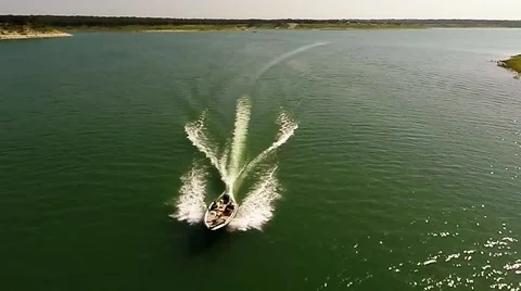 Aerial boating view pull back Stock-Footage 41719611