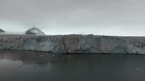 Aerial BoreBreen Glacier Arctic 動画素材 99011368
