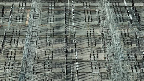 Aerial capture of high voltage electrical systems. Vídeo Stock 340564879