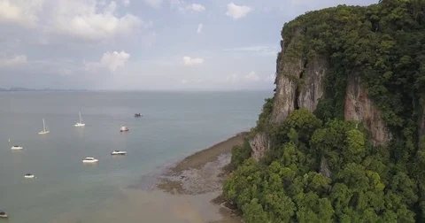 Aerial Cliff Approach Railay 스톡 동영상 80355114