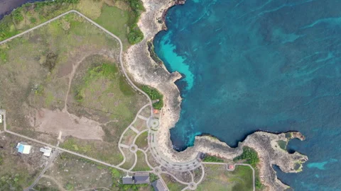Aerial coastal landscape view of Devil tears on Nusa Lembongan, Indonesia Video stock 246585610