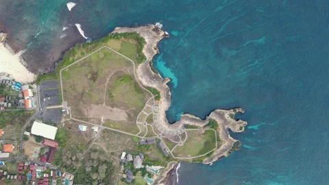 Aerial coastal landscape view of Devil tears on Nusa Lembongan, Indonesia Video stock 246585714