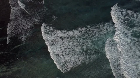 Aerial Crane of Ocean Waves Vídeos de archivo 88223579