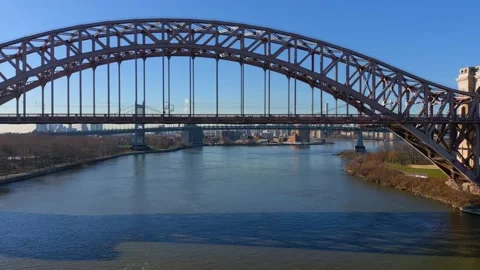 Aerial Crane Shot of the Hell Gate Bridge Video stock 168630245
