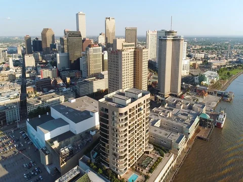 Aerial of crowded cityscape 库存影片 83694109