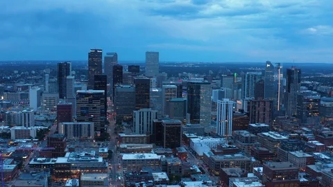 Aerial of Denver in dawn Vídeos de archivo 127555193