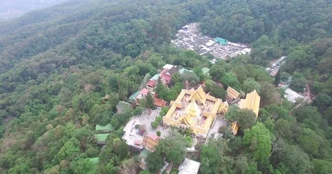 Aerial Descend Wat Phrathat Doi Suthep Chiang Mai Stockbeeldmateriaal 76913402