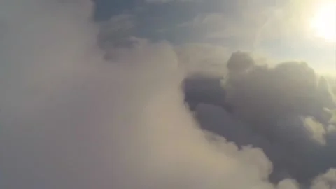 Aerial descending through a cloud 库存影片 170071341