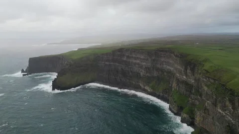 Aerial drone of Cliffs of Moher 스톡 동영상 331960702