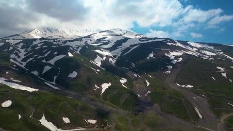Aerial Drone Flight Over Snowy Mountain Range in Eastern Turkey Vídeo Stock 337099342