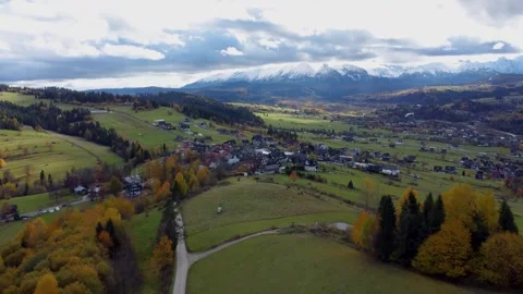 Aerial drone flight over Tatra Mountains Poland wide panoramic travel nature 4K Vídeo Stock 320054590