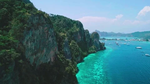 Aerial Drone Flyover on Koh Phi Phi, Thailand 库存影片 75655591