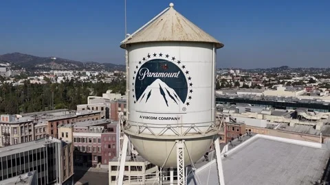 Aerial Drone Footage Paramount Studios Water Tower in Los Angeles  10/10/2024 Vídeos de archivo 288160402