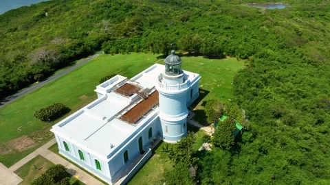 Aerial drone footage while orbiting the lighthouse at Fajardo, Puerto Rico. 스톡 동영상 274741624