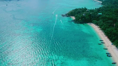 Aerial Drone Forward Pushin Over Sea near Koh Phi Phi Island, Thailand 库存影片 75655651