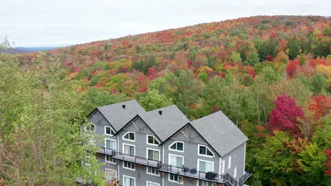 Aerial Drone of Mont Sutton in Sutton Quebec Resort During the Fall 스톡 동영상 163360915