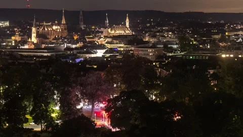 Aerial drone night hyperlapse of Aachen, illuminated Rathaus and cathedral Vídeo Stock 284722716