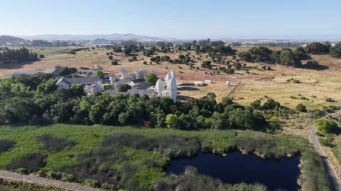 Aerial Drone Orbit of Satellite Dish Ground Station, Napa River, 4K Vídeo Stock 336037054