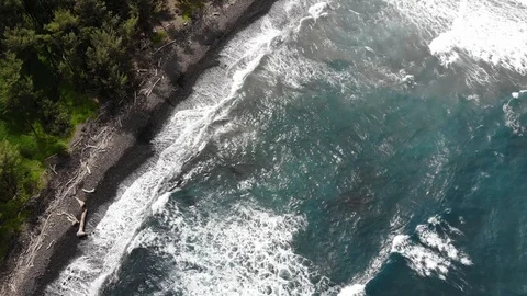 Aerial Drone Overhead View of Ocean Waves in Hawaii Video stock 106190215