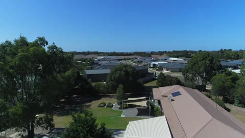 Aerial drone pan of suburbs of Taralgon, Victoria, Australia Stock-Footage 277931578