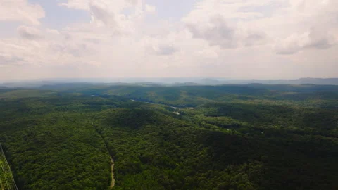 Aerial drone panoramic view of forested hills and roads in Peekskill New York Vídeo Stock 316030920