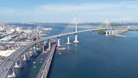 Aerial Drone Push In Over Highway to CCLEX Bridge, Cebu Philippines, 4K Vídeo Stock 334642021