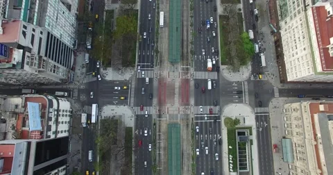 Aerial Drone scene of 9 de Julio main Avenue, of Buenos Aires, Argentina. Vídeo Stock 56236003