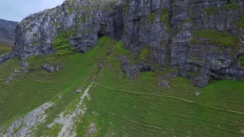 Aerial Drone Shot of the Bone Caves, Inchnadampth Stockbeeldmateriaal 80930053