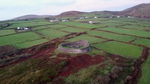 Aerial Drone Shot Orbiting the Ancient Cahergal Stone Ringfort in Rural Kerry Видео 333716337