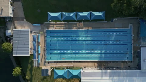 Aerial Drone Top Down Shot of outdoor swimming pool at Sans Souci Leisure Centre 库存影片 240097605