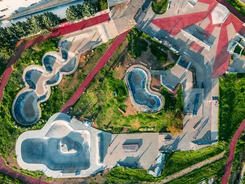 Aerial drone top down view of Parque das Geracoes, youth skateboard park, Sao Fotos Stock