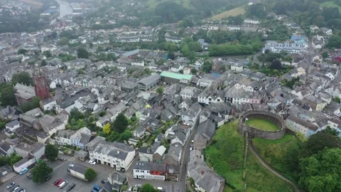 Aerial Drone  Totnes Castle Devon England Grey Moody Day Vídeo Stock 220574545