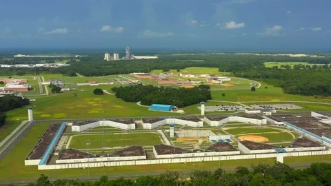 Aerial drone video of a high security prison in Florida 스톡 동영상 110067833