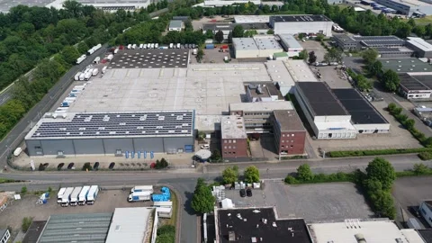 Aerial Drone Video Industrial Complex Solar Panels Vidéo 337613162