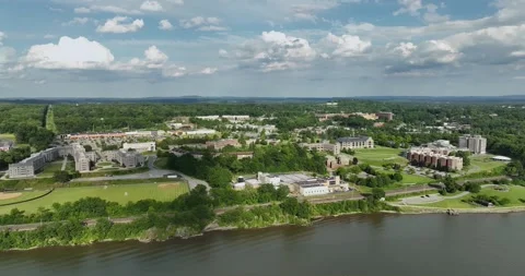 Aerial drone video pulling away from the east side of the Hudson River. Stock Footage 296553406