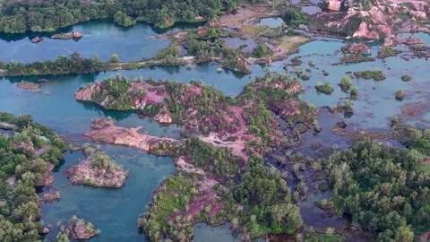 Aerial drone view of abandoned quarry lake with islands 库存影片 337548185