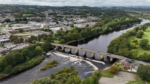 Aerial drone view bridge Hexham north east england northumberland market town 스톡 동영상 317756612