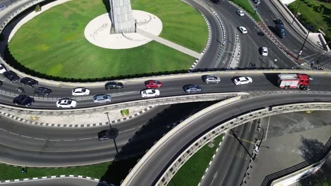 Aerial Drone View of Busy Roundabout Highway With Bridge and Traffic in Tbilisi 스톡 동영상 336547262
