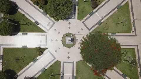 Aerial drone view of the central square of Casma, lima, peru with many birds cir 库存影片 197571278
