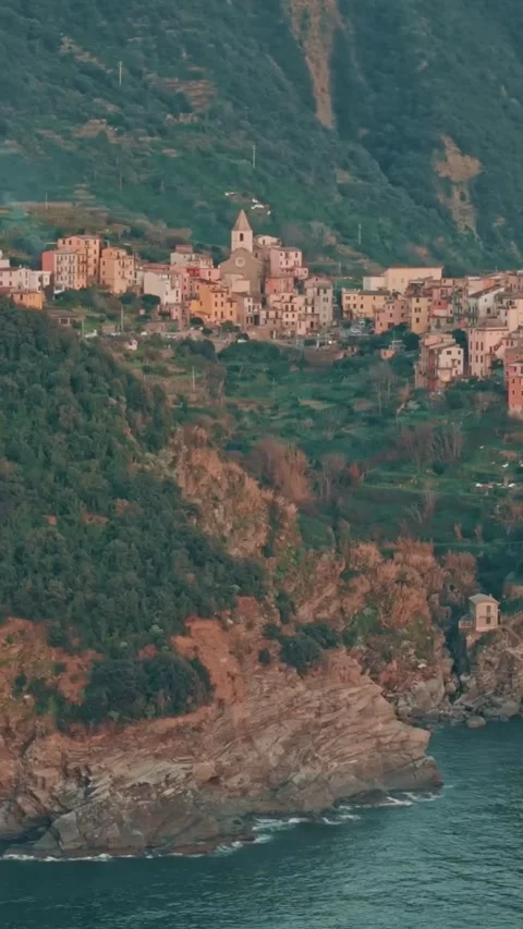 Aerial drone view of Cinque Terre Italy coastal villages and scenic landscapes. Vídeos de archivo 335018674