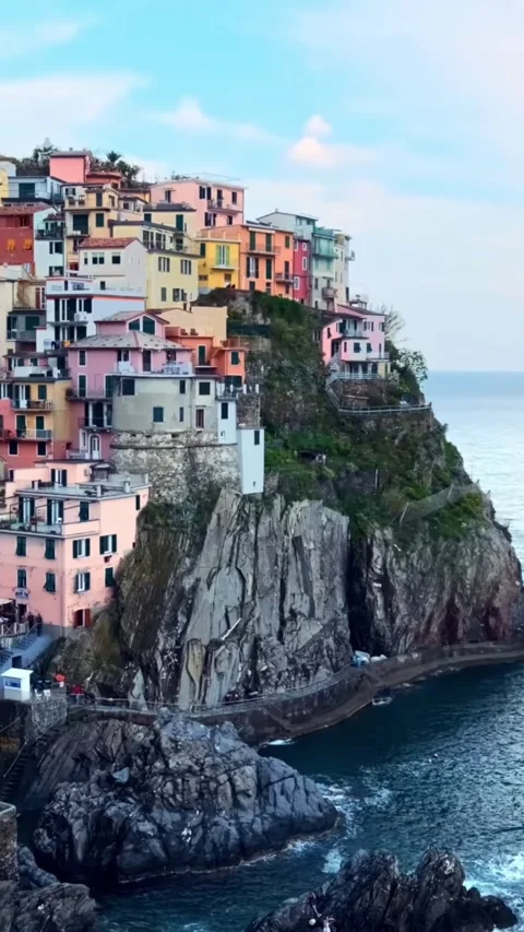 Aerial drone view of Cinque Terre Italy coastal villages and scenic landscapes. Vídeos de archivo 335018675