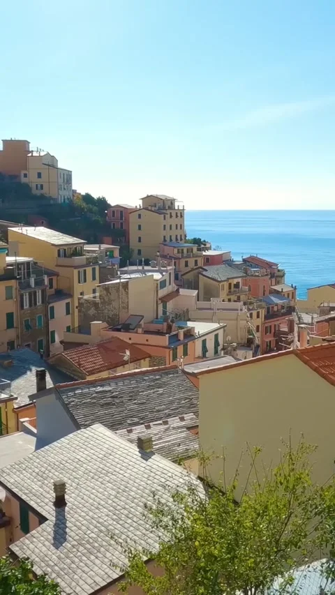 Aerial drone view of Cinque Terre Italy coastal villages and scenic landscapes. Vídeos de archivo 335018703