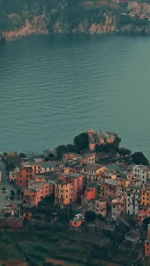 Aerial drone view of Cinque Terre Italy coastal villages and scenic landscapes. Vídeos de archivo 335018736