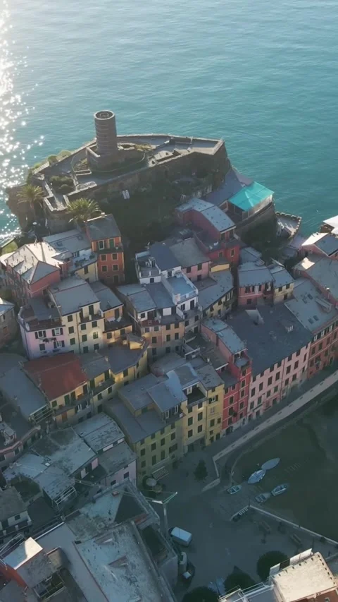 Aerial drone view of Cinque Terre Italy coastal villages and scenic landscapes. Vídeos de archivo 335018768