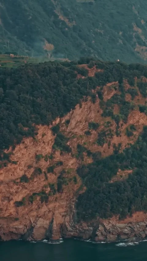 Aerial drone view of Cinque Terre Italy coastal villages and scenic landscapes. Vídeos de archivo 335018799