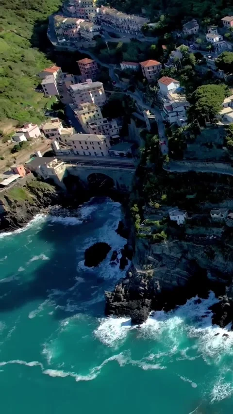 Aerial drone view of Cinque Terre Italy coastal villages and scenic landscapes. Vídeos de archivo 335018934
