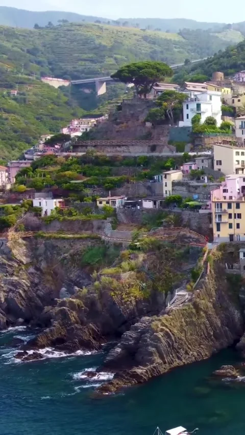 Aerial drone view of Cinque Terre Italy coastal villages and scenic landscapes. Vídeos de archivo 335018951