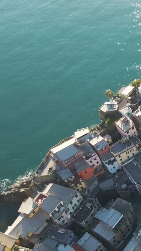 Aerial drone view of Cinque Terre Italy coastal villages and scenic landscapes. Vídeos de archivo 335018962